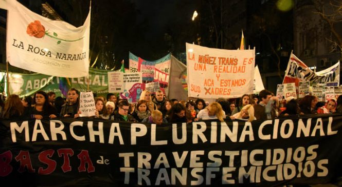 Marcha contra los travesticidios y transfemicidios
