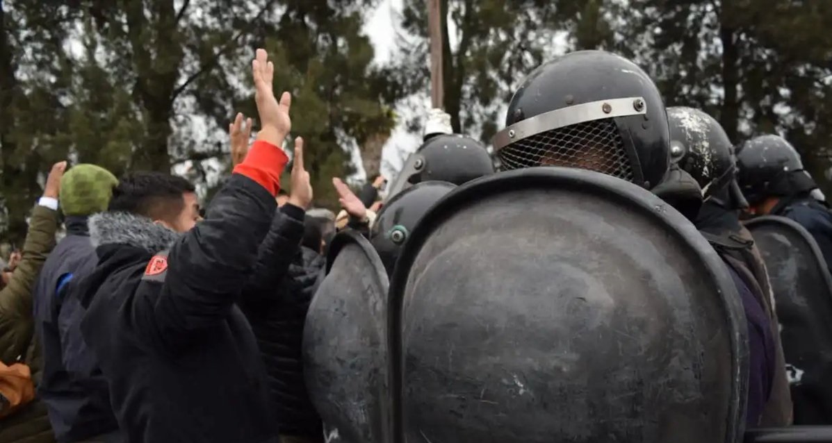 La policía de Urtubey reprimió una manifestación de maestras en la capital salteña