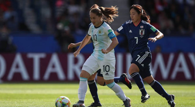 Por cuestiones extrafutbolísticas marginan a Estefanía Banini y otras figuras del seleccionado femenino