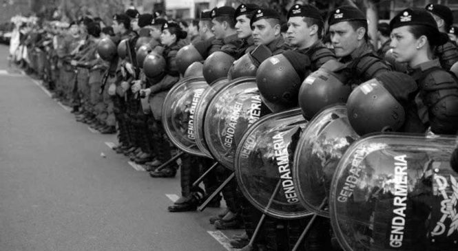 Las políticas educativas para jóvenes en manos de Gendarmería son un retroceso para la democracia