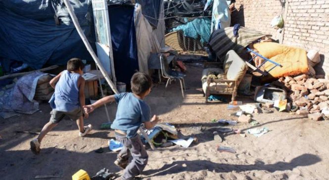 La pobreza argentina se infantiliza