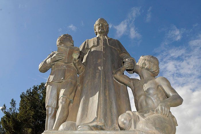 Una intrigante estatua en Santa Rosa