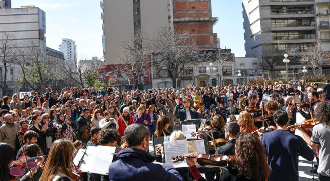 La Plata: Protesta de trabajadoras/es contra el vaciamiento del Teatro Argentino