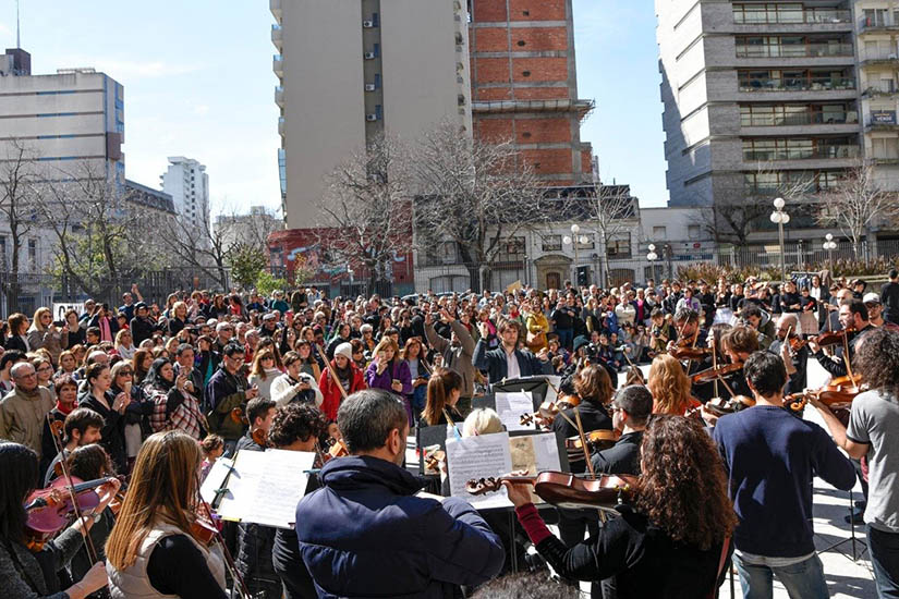 La Plata: Protesta de trabajadoras/es contra el vaciamiento del Teatro Argentino