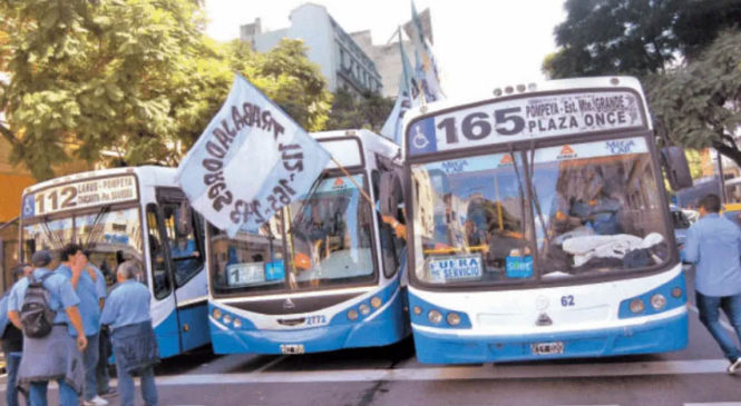Cada vez más empresas de colectivos urbanos corren riesgo de desaparecer