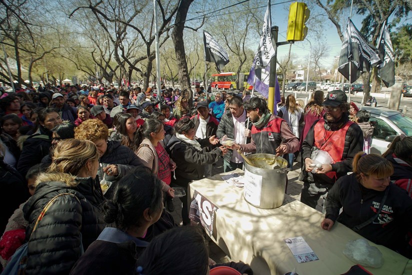 Mendoza: Cornejo criminaliza a manifestantes que reclamaban la Emergencia Alimentaria