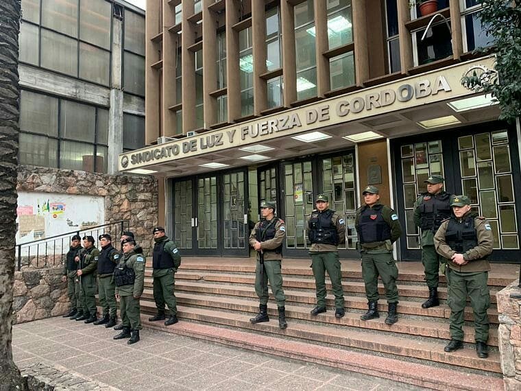 Allanan Luz y Fuerza Córdoba en pleno conflicto con el gobierno
