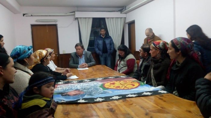 Comunidades mapuches llevaron sus reclamos a Weretilneck