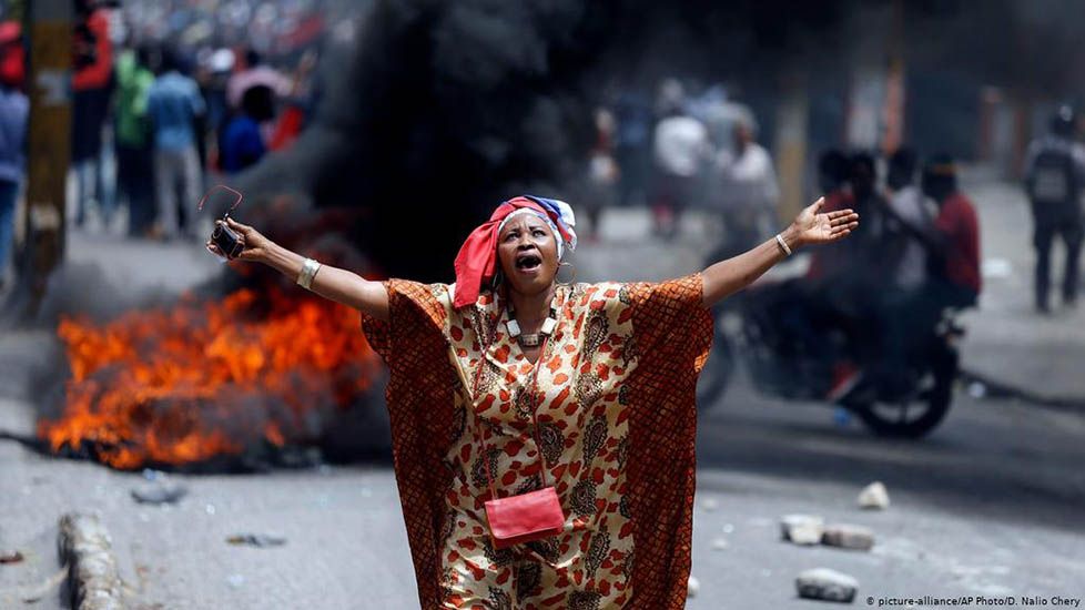 En Haití, movilizaciones llegan a un mes exigiendo la renuncia del presidente y el fin de la injerencia internacional