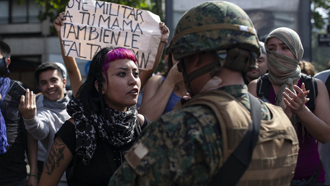 Denuncian violaciones y torturas en Chile