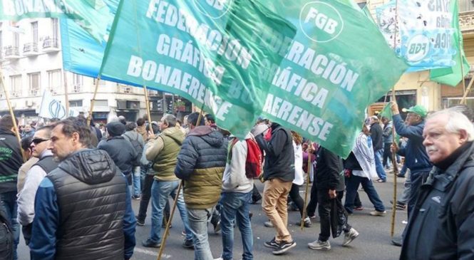 Gráficos denuncian ola de despidos en la actividad