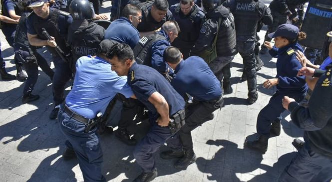 Paro nacional de CTERA tras represión y detención del Secretario General de ATECH