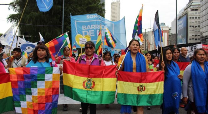 Multidinaria movilización contra el golpe de Estado en Bolivia