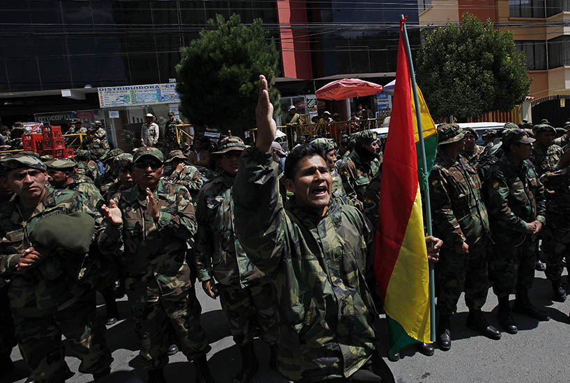 Bolivia: los militares en las calles y el asilo de Evo Morales