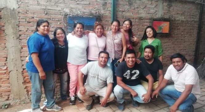 Docentes originarios bilingües se asocian para defender derechos