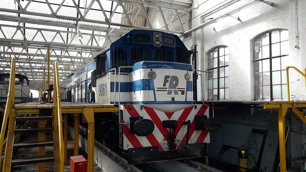 Crece el conflicto de Ferrosur: el Gobierno la investiga por una confusa venta de locomotoras