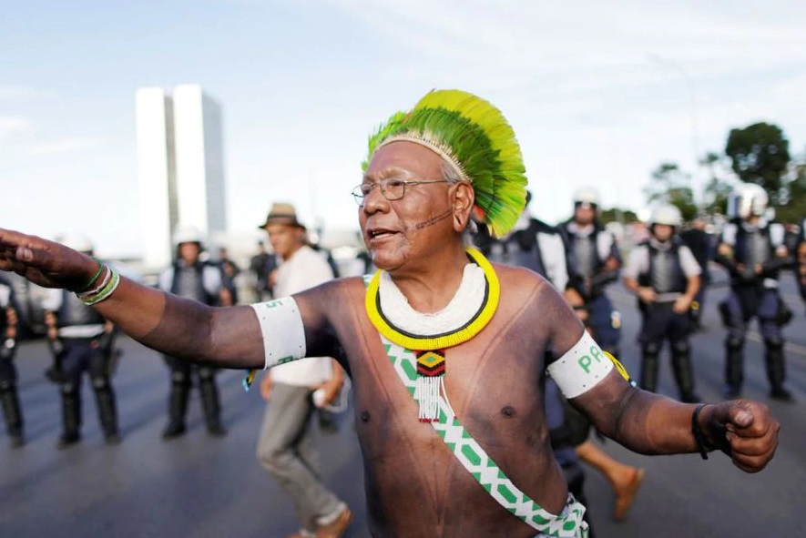 Muerte de icónico líder indígena brasileño desnuda drama de pueblos amazónicos por Covid-19