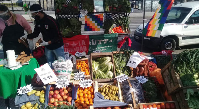 Cooperativistas realizaron feria agroecológica para visibilizar los reclamos del sector