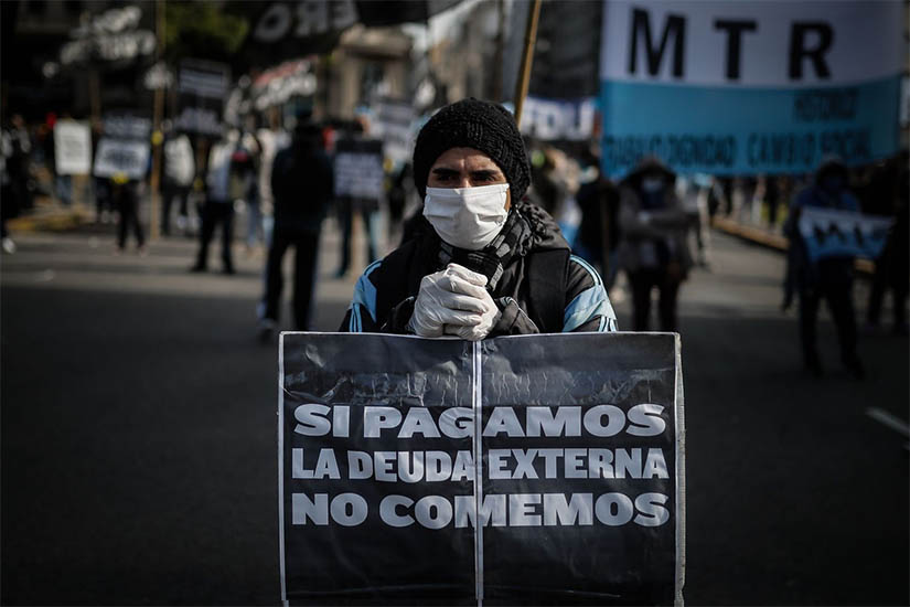 Acuerdo para el canje de bonos de la deuda pública argentina con los Fondos Financieros