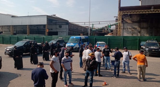 Tercer día de protestas de trabajadores de Algodonera Avellaneda en plantas del Grupo Vicentin