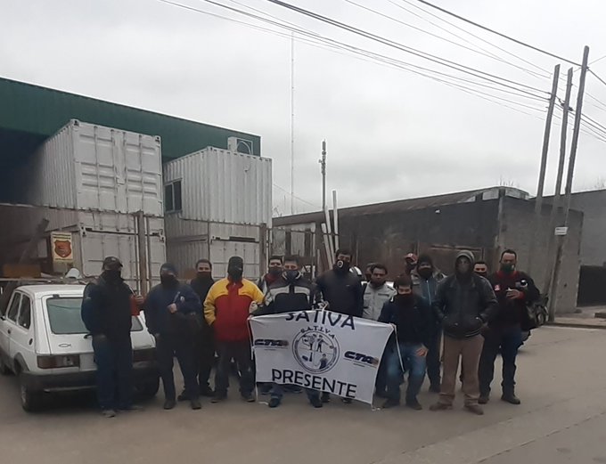 Triunfo de trabajadores de Trento Vidrios: vuelven a sus puestos de trabajo