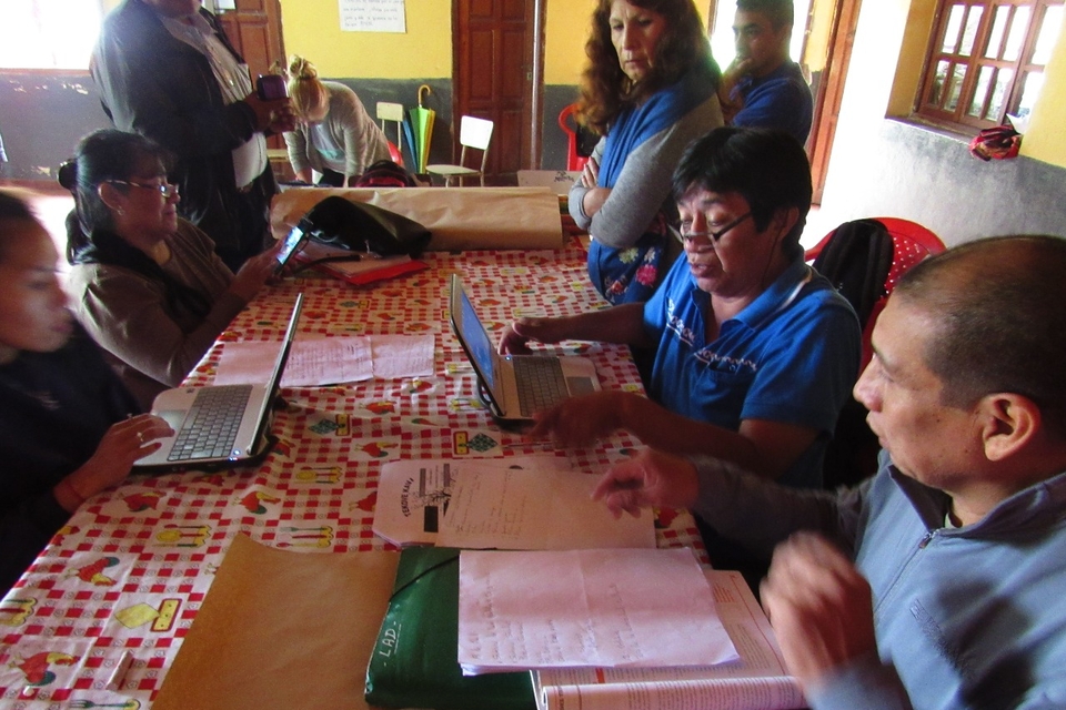 Hacia una educación indígena autónoma: guaraníes, tapietes y chanés diseñaron contenidos para sus escuelas