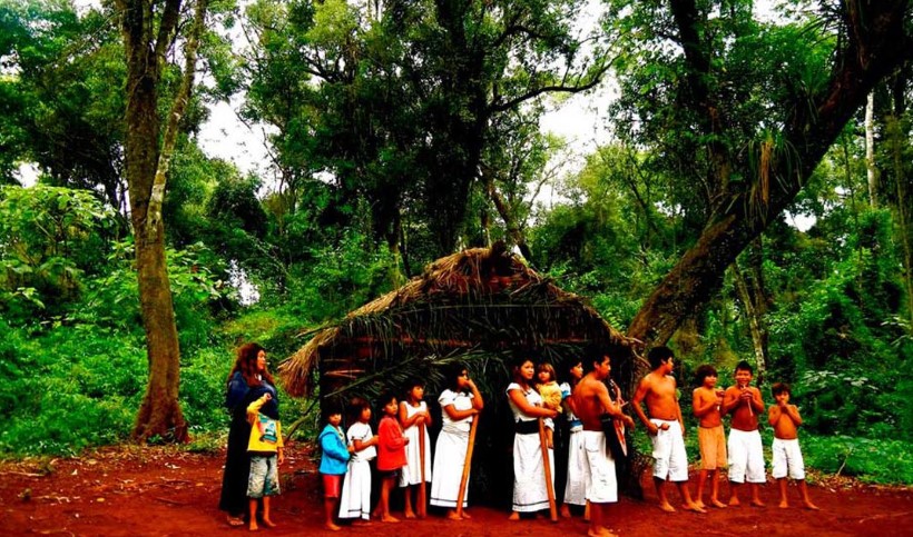 Participación de comunidades mbyá guaraní de Iguazú en el turismo cultural indígena