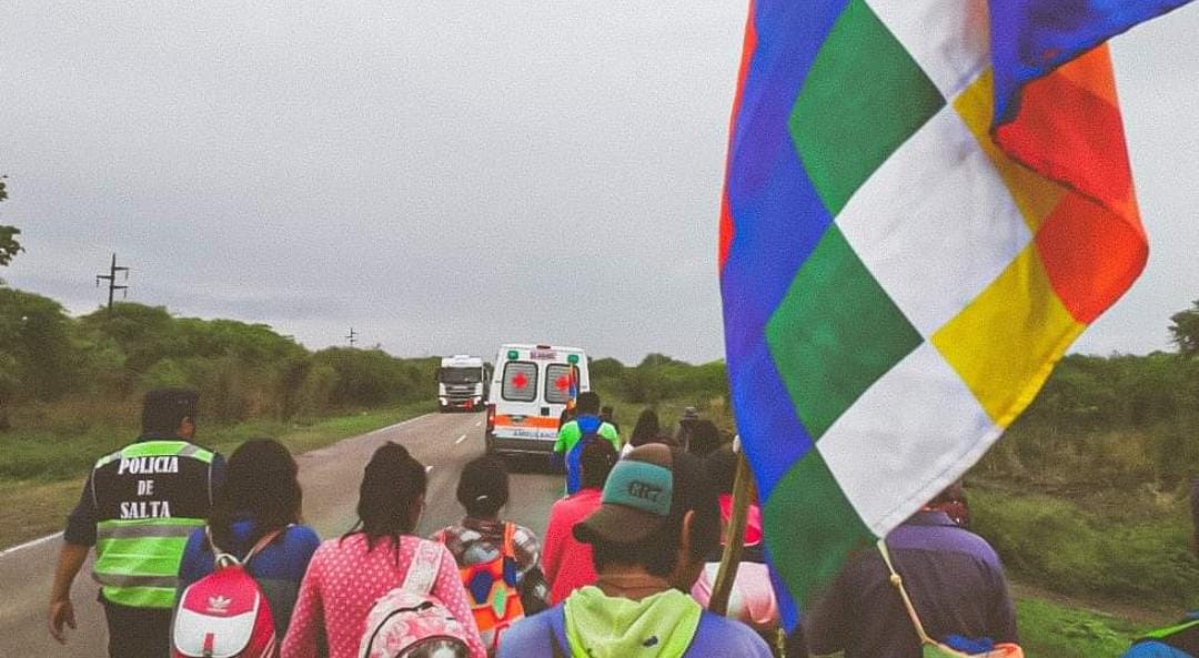 A pesar de la detención por Gendarmería, continúa la marcha de la Unión Autónoma de Comunidades Originarias del Pilcomayo