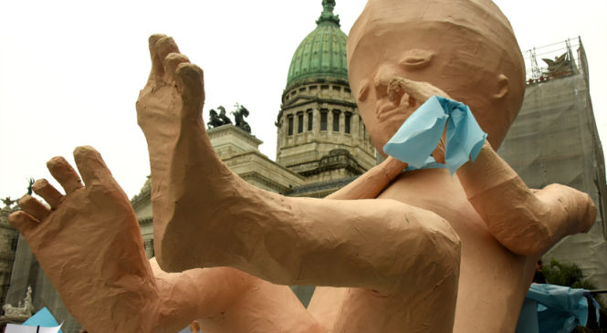 Marcharon al Congreso a favor del aborto clandestino