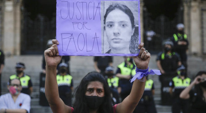 Juntan firmas para impedir la renuncia del juez que había desestimado denuncias de la docente asesinada