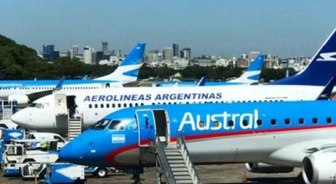 Denuncian despidos en la fusión entre Aerolíneas Argentinas y Austral
