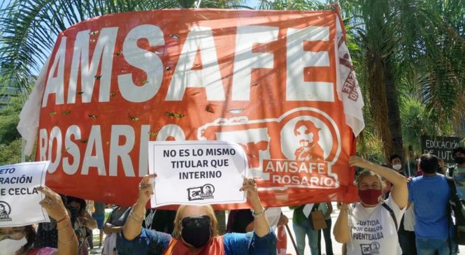 Santa Fe: manifestaron contra las destitularizaciones docentes