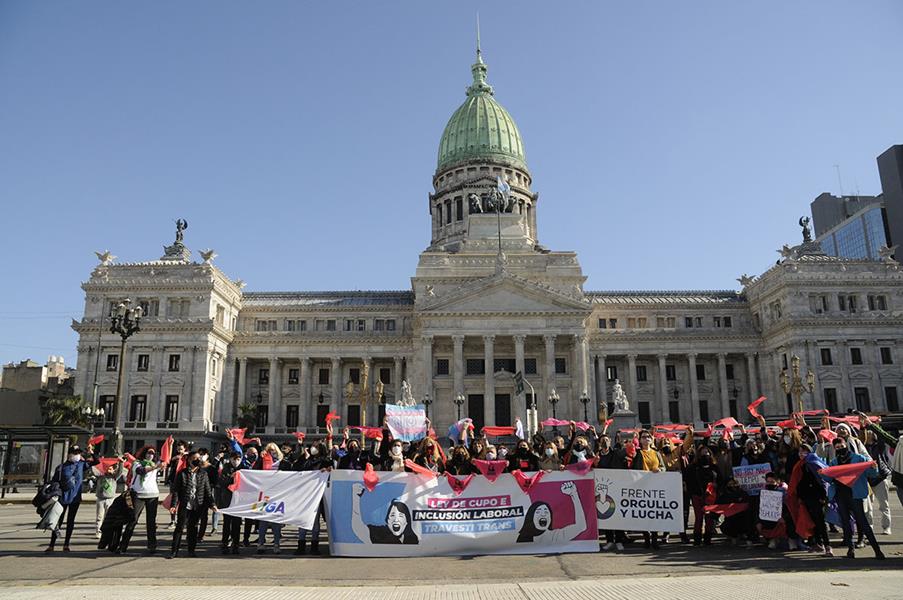 La inclusión laboral travesti trans es ley en Argentina