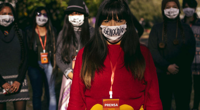 Mujeres indígenas en la urbanidad crean medios de comunicación para combatir el racismo