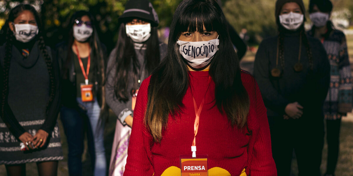 Mujeres indígenas en la urbanidad crean medios de comunicación para combatir el racismo