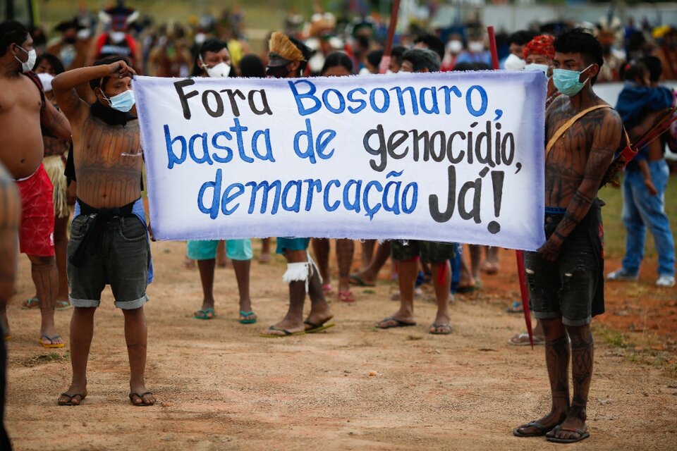Brasil: denuncian a Jair Bolsonaro por genocidio de los pueblos originarios