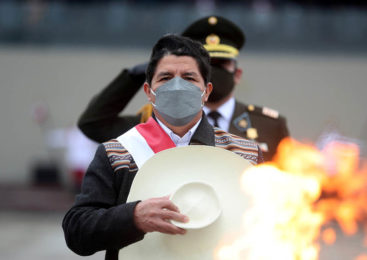 Perú en la encrucijada y sin luna de miel: ¿las señales de un ‘golpe por goteo’ contra Pedro Castillo?