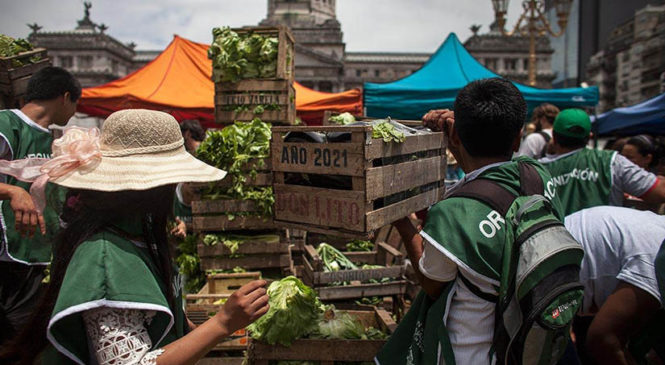 Acampe frente al Congreso en reclamo por la Ley de Acceso a la Tierra