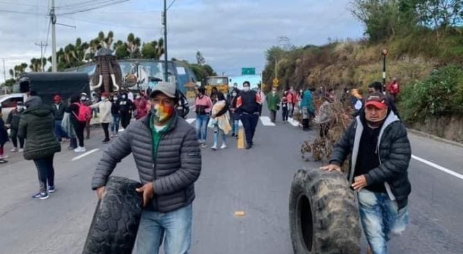 Bloqueos de agricultores en Ecuador; Lasso decreta el estado de excepción