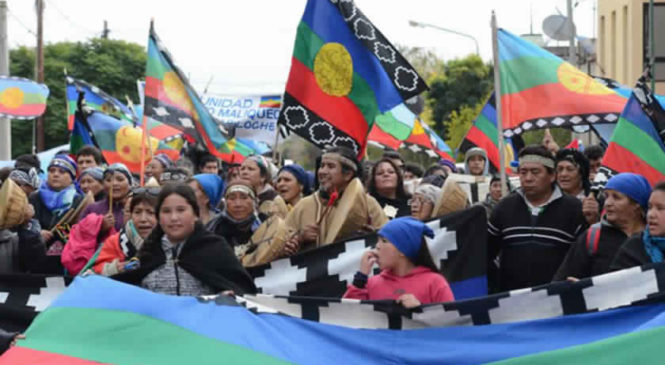 Cinco siglos igual: el colonialismo vive en forma de extractivismo