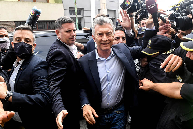 El juez Bava procesó a Macri por espionaje a los familiares del ARA San Juan: “Nos remonta a épocas oscuras”