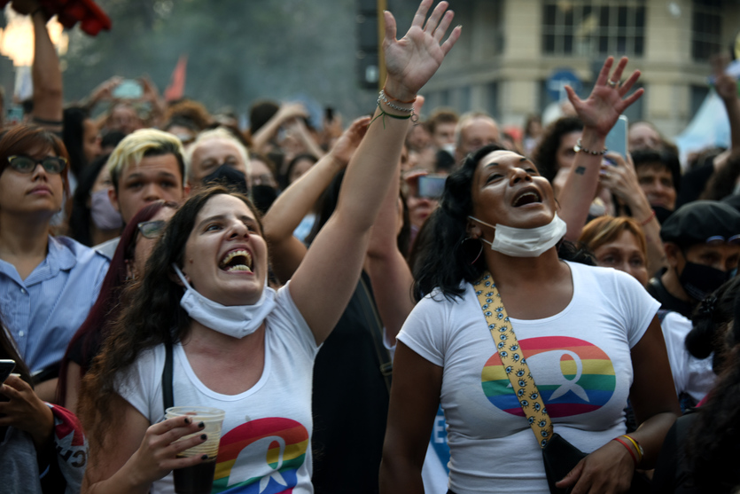 Acto en Plaza de Mayo por el Día de la Democracia y los Derechos Humanos