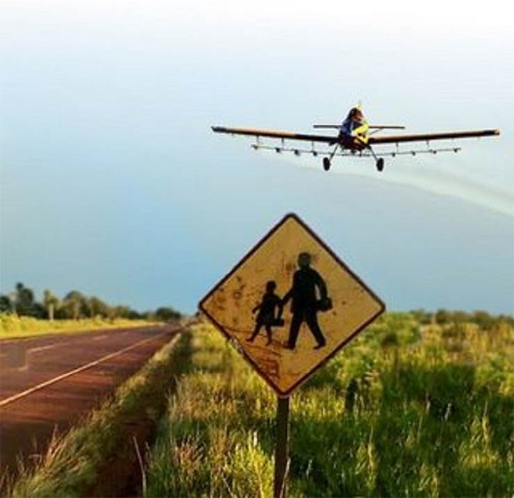 Fumigación a escuela rural: procesan a piloto e ingeniero que explotaba el campo