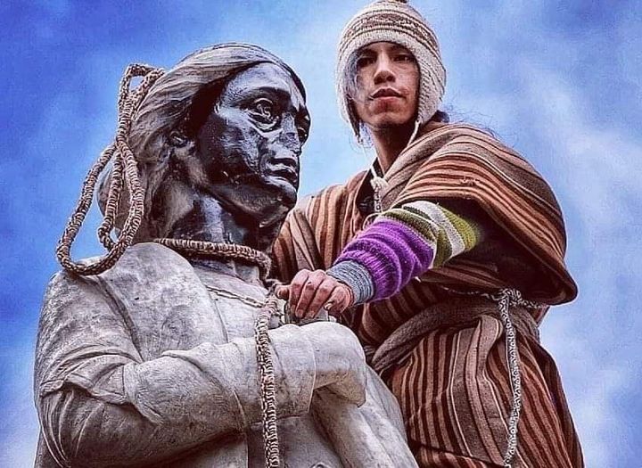 Bolivia: Samka Mamani será juzgado por romper la estatua de Colón