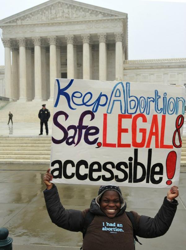 Cómo las empresas estadounidenses financian la prohibición de aborto