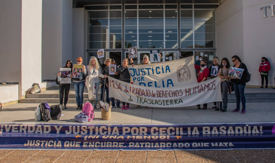 Familiares de mujeres desaparecidas en Traslasierra acompañaron a la familia Basaldúa