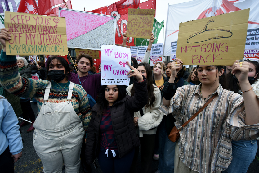 Movilización feminista a la Embajada de Estados Unidos en Argentina