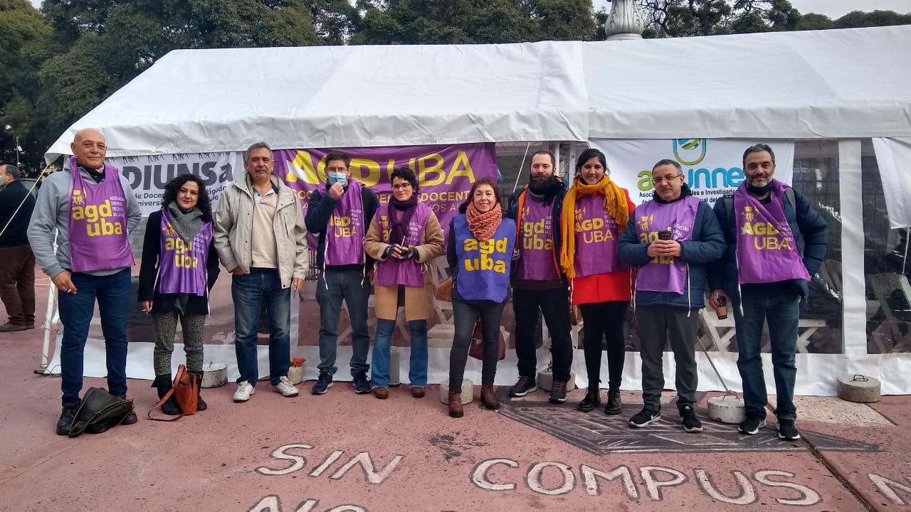 Docentes universitarios: la lucha por el salario continúa