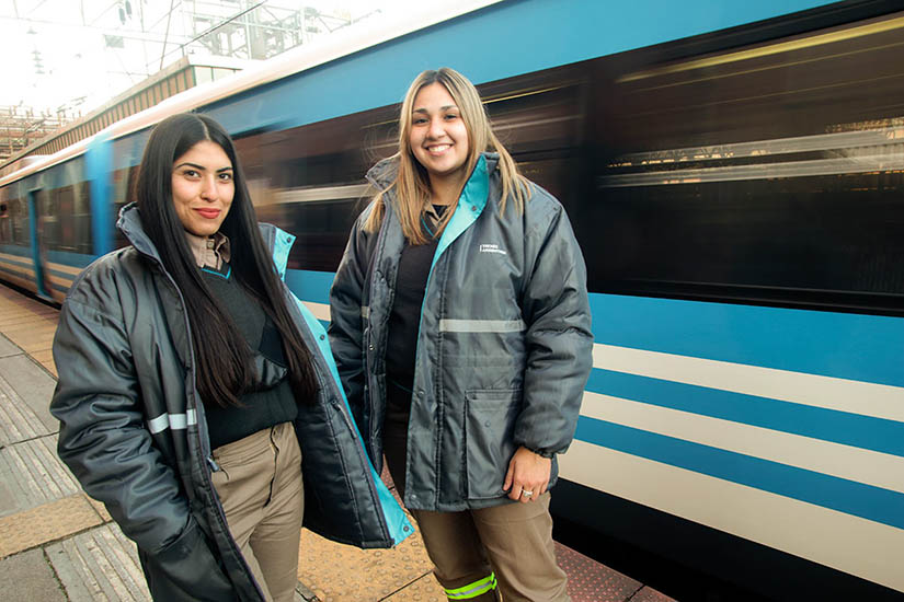 El ferrocarril incorpora las primeras señaleras en su historia