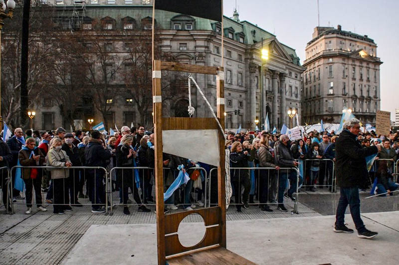 Argentina: El ajuste y la guillotina